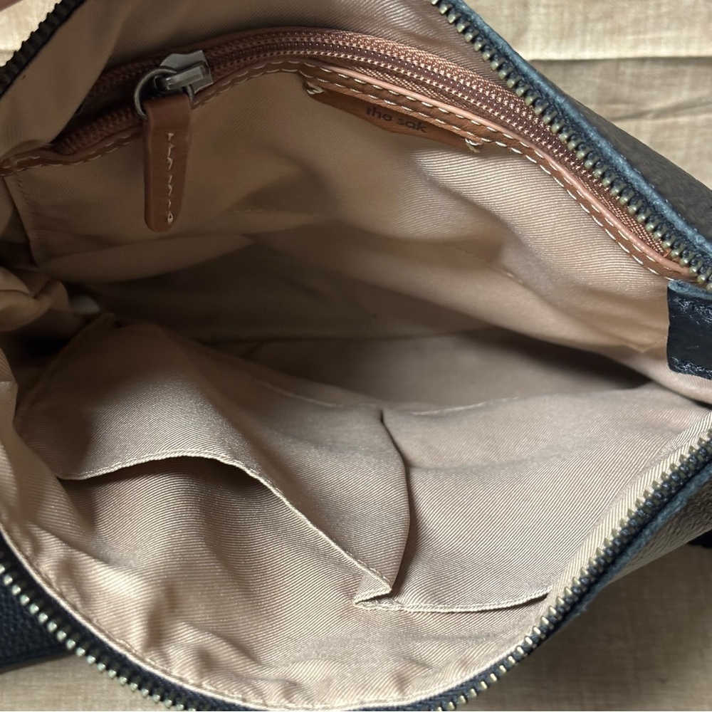 The Sak Iris Leather Crossbody Bag - Picture 8 of 9